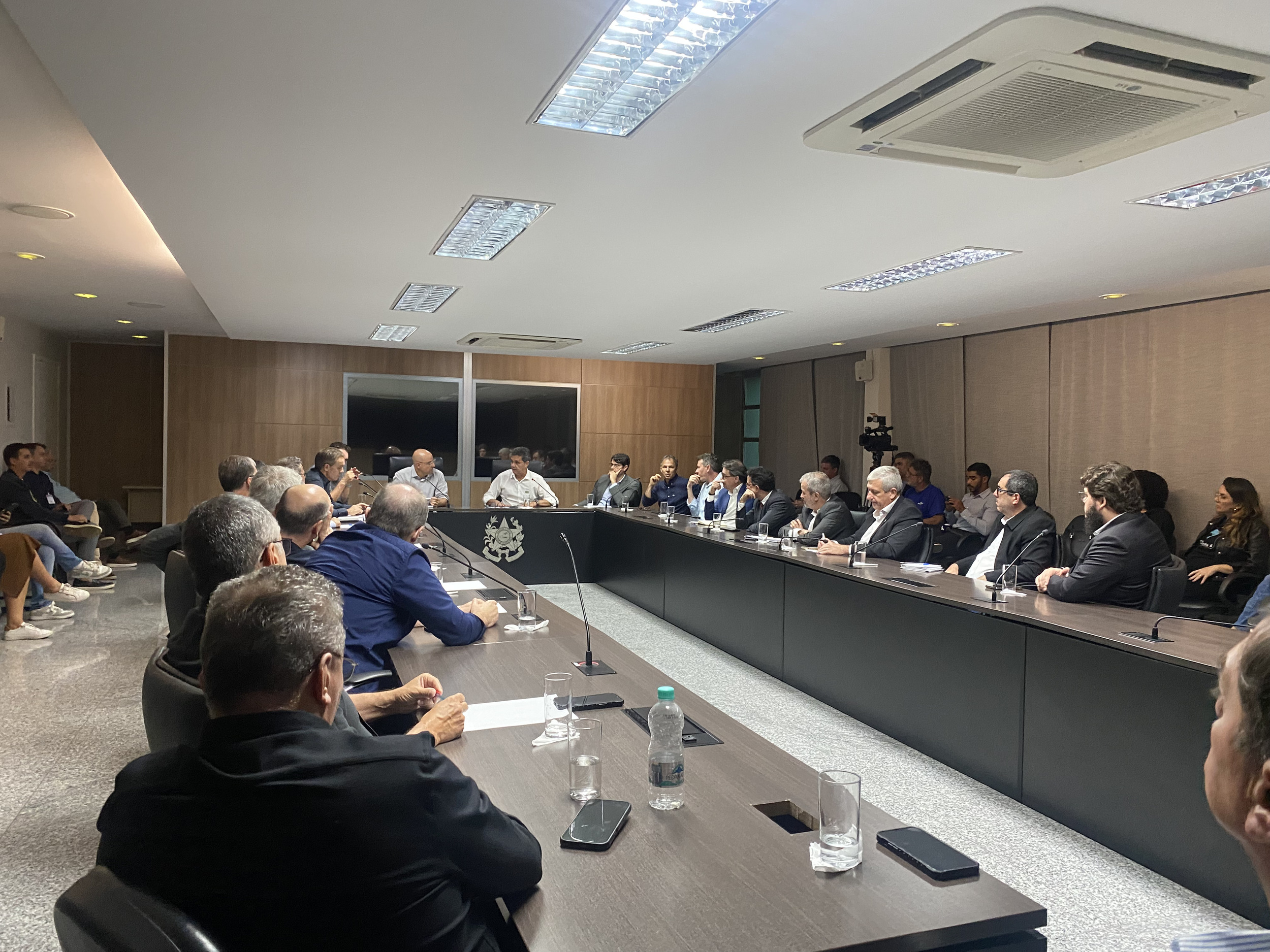 Tarifaço divide opiniões